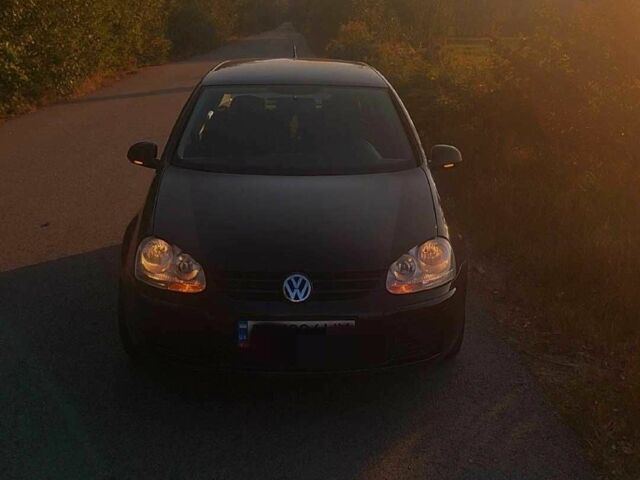 Черный Фольксваген Гольф, объемом двигателя 1.6 л и пробегом 280 тыс. км за 6150 $, фото 5 на Automoto.ua