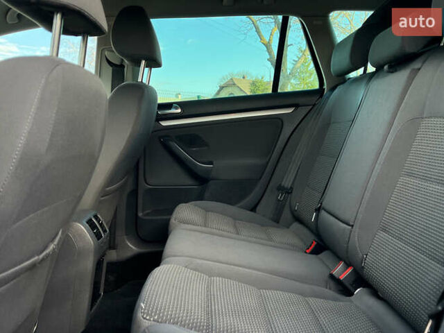 Черный Фольксваген Гольф, объемом двигателя 1.4 л и пробегом 248 тыс. км за 6999 $, фото 21 на Automoto.ua