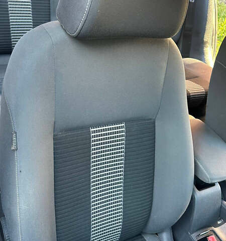 Чорний Фольксваген Гольф, об'ємом двигуна 1.6 л та пробігом 230 тис. км за 7600 $, фото 32 на Automoto.ua