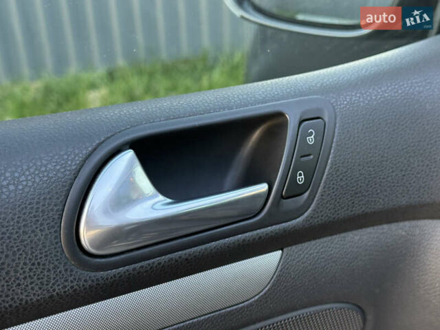 Чорний Фольксваген Гольф, об'ємом двигуна 1.4 л та пробігом 211 тис. км за 5650 $, фото 45 на Automoto.ua