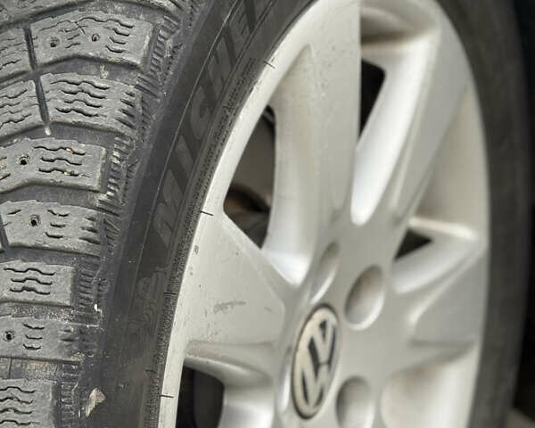 Черный Фольксваген Гольф, объемом двигателя 1.97 л и пробегом 290 тыс. км за 6200 $, фото 18 на Automoto.ua