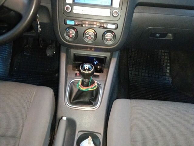 Черный Фольксваген Гольф, объемом двигателя 1.9 л и пробегом 315 тыс. км за 6800 $, фото 23 на Automoto.ua