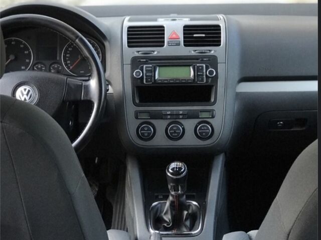 Черный Фольксваген Гольф, объемом двигателя 1.6 л и пробегом 226 тыс. км за 7500 $, фото 3 на Automoto.ua