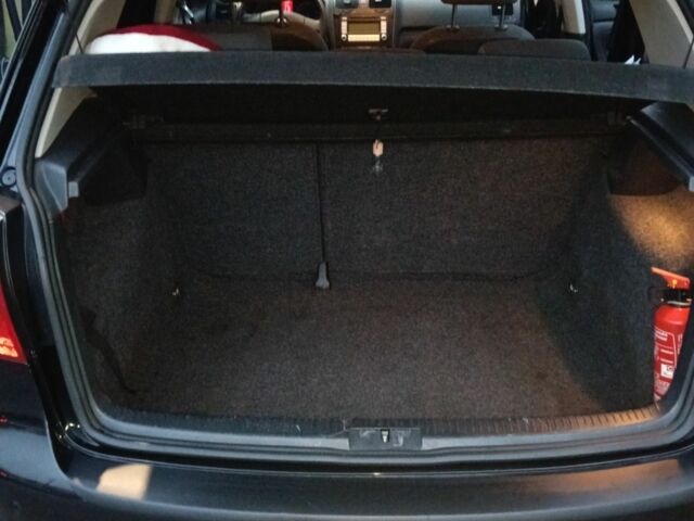 Черный Фольксваген Гольф, объемом двигателя 1.9 л и пробегом 315 тыс. км за 6800 $, фото 4 на Automoto.ua