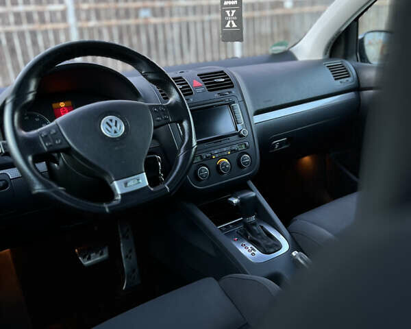 Фольксваген Гольф 2008 в Ровно на Automoto.ua Черный Фольксваген Гольф, объемом двигателя 1.4 л и пробегом 254 тыс. км за 7700 $, фото 10 на Automoto.ua