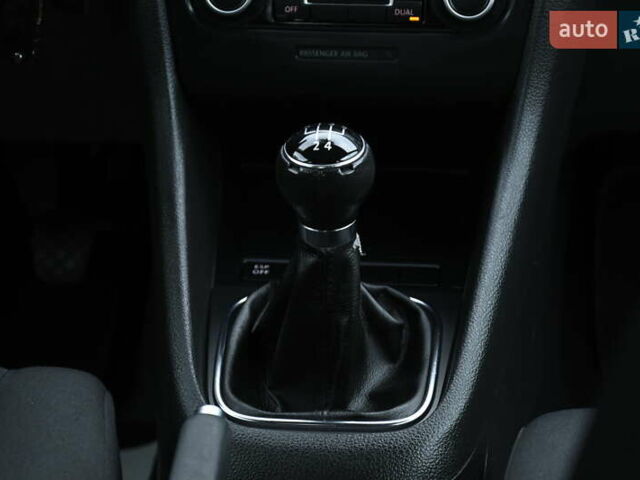 Черный Фольксваген Гольф, объемом двигателя 1.6 л и пробегом 217 тыс. км за 7700 $, фото 35 на Automoto.ua