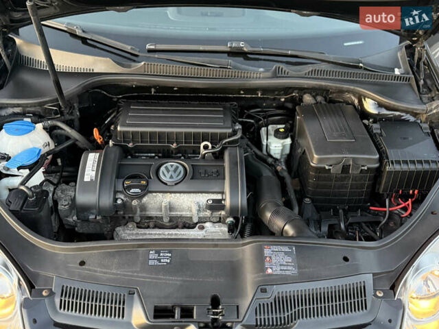 Чорний Фольксваген Гольф, об'ємом двигуна 1.4 л та пробігом 211 тис. км за 5650 $, фото 84 на Automoto.ua