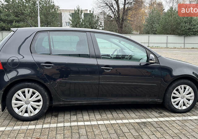Черный Фольксваген Гольф, объемом двигателя 1.39 л и пробегом 242 тыс. км за 6999 $, фото 5 на Automoto.ua