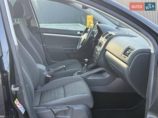 Чорний Фольксваген Гольф, об'ємом двигуна 1.4 л та пробігом 211 тис. км за 5650 $, фото 56 на Automoto.ua