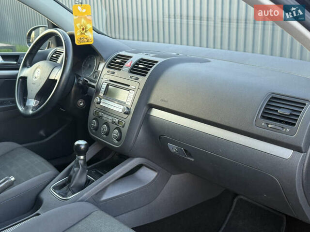 Чорний Фольксваген Гольф, об'ємом двигуна 1.4 л та пробігом 211 тис. км за 5650 $, фото 58 на Automoto.ua