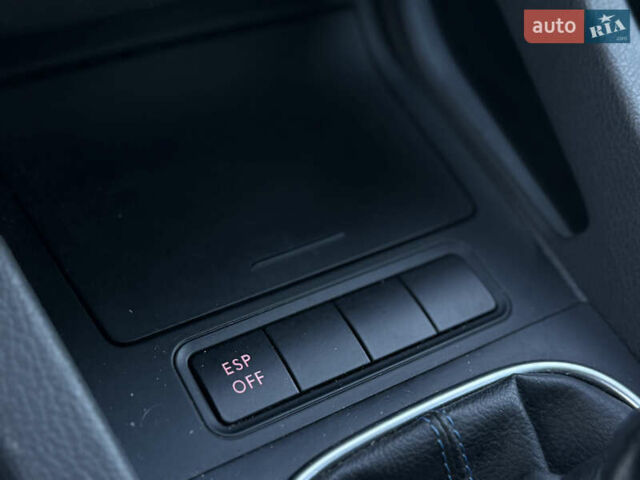Чорний Фольксваген Гольф, об'ємом двигуна 1.4 л та пробігом 211 тис. км за 5650 $, фото 78 на Automoto.ua