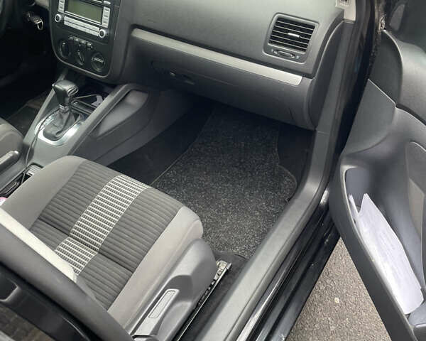 Черный Фольксваген Гольф, объемом двигателя 1.4 л и пробегом 139 тыс. км за 6600 $, фото 10 на Automoto.ua