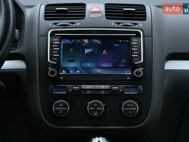 Черный Фольксваген Гольф, объемом двигателя 1.39 л и пробегом 221 тыс. км за 6800 $, фото 27 на Automoto.ua