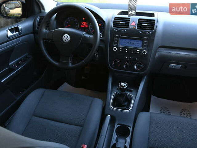 Чорний Фольксваген Гольф, об'ємом двигуна 1.4 л та пробігом 212 тис. км за 5555 $, фото 25 на Automoto.ua