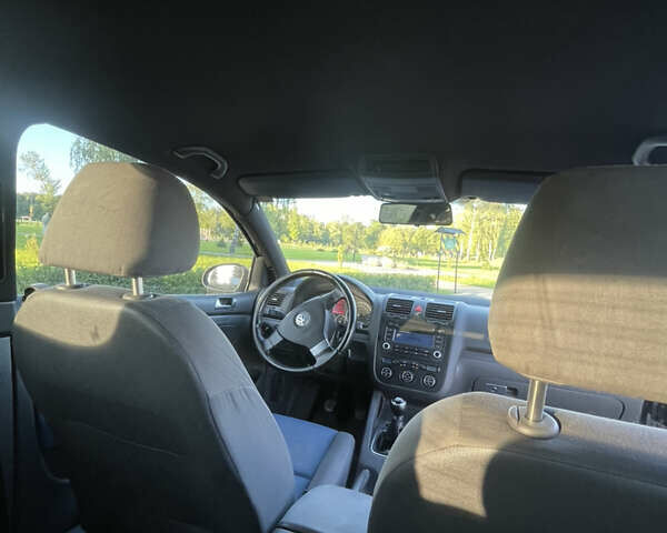 Черный Фольксваген Гольф, объемом двигателя 1.6 л и пробегом 340 тыс. км за 4999 $, фото 17 на Automoto.ua