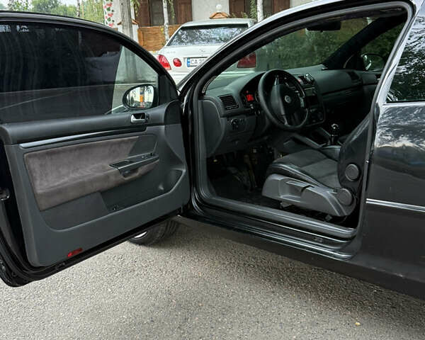 Чорний Фольксваген Гольф, об'ємом двигуна 1.97 л та пробігом 287 тис. км за 4500 $, фото 10 на Automoto.ua