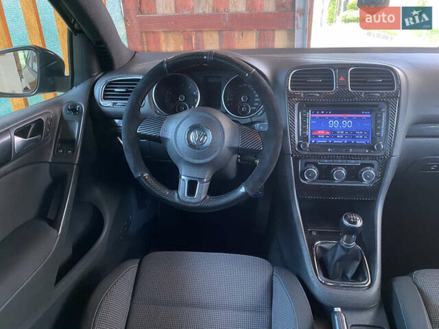 Чорний Фольксваген Гольф, об'ємом двигуна 1.4 л та пробігом 245 тис. км за 7900 $, фото 15 на Automoto.ua
