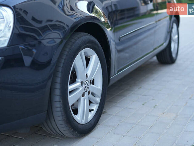 Черный Фольксваген Гольф, объемом двигателя 1.4 л и пробегом 258 тыс. км за 5999 $, фото 6 на Automoto.ua