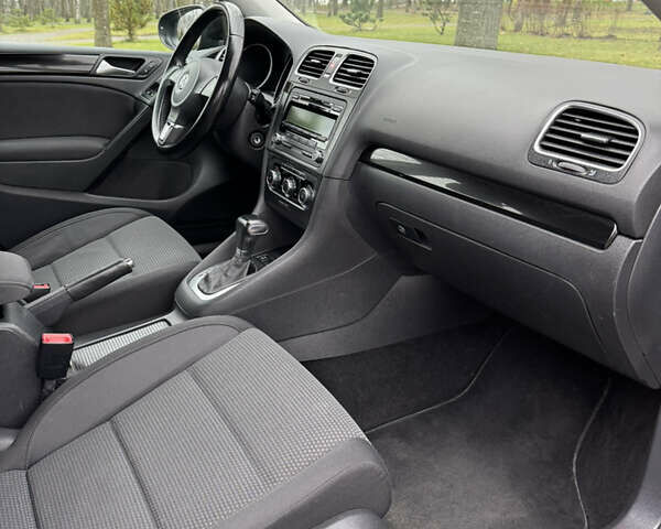 Черный Фольксваген Гольф, объемом двигателя 1.39 л и пробегом 251 тыс. км за 8400 $, фото 19 на Automoto.ua