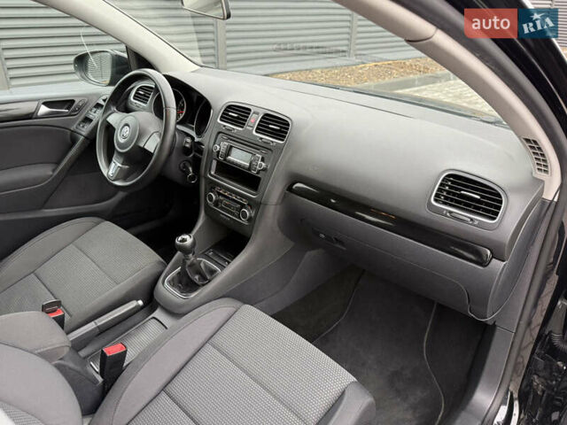 Черный Фольксваген Гольф, объемом двигателя 1.6 л и пробегом 198 тыс. км за 7899 $, фото 3 на Automoto.ua