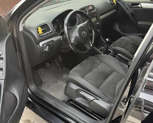 Черный Фольксваген Гольф, объемом двигателя 1.39 л и пробегом 239 тыс. км за 6800 $, фото 13 на Automoto.ua