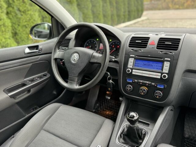 Чорний Фольксваген Гольф, об'ємом двигуна 0 л та пробігом 239 тис. км за 5699 $, фото 20 на Automoto.ua