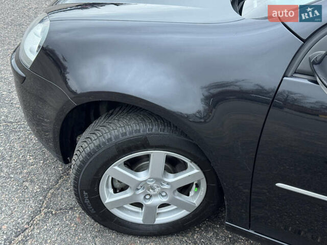 Черный Фольксваген Гольф, объемом двигателя 1.4 л и пробегом 231 тыс. км за 6700 $, фото 3 на Automoto.ua