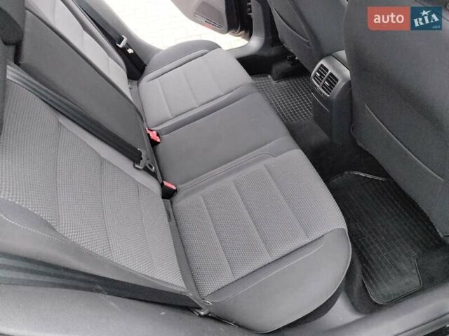 Черный Фольксваген Гольф, объемом двигателя 1.6 л и пробегом 187 тыс. км за 7800 $, фото 22 на Automoto.ua