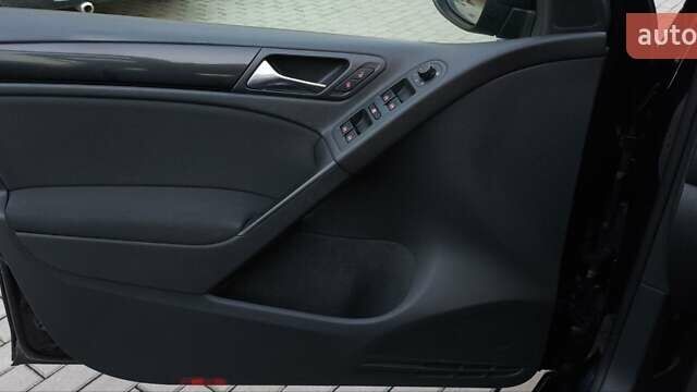 Чорний Фольксваген Гольф, об'ємом двигуна 1.39 л та пробігом 187 тис. км за 8000 $, фото 25 на Automoto.ua