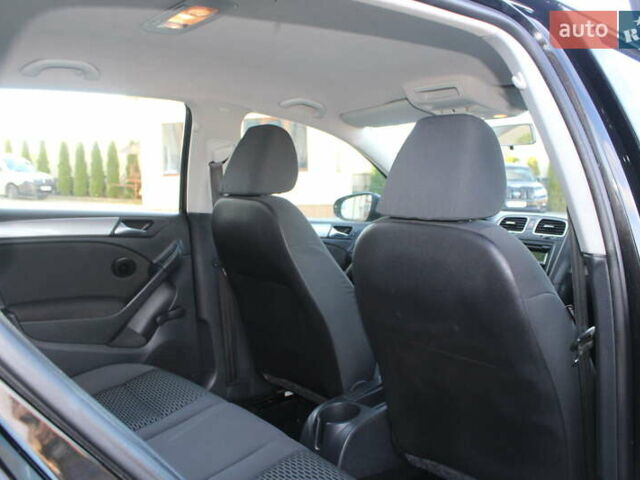 Черный Фольксваген Гольф, объемом двигателя 1.6 л и пробегом 210 тыс. км за 7590 $, фото 61 на Automoto.ua