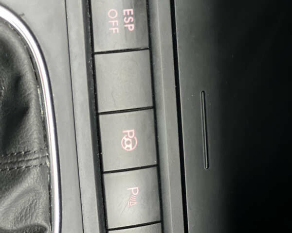 Черный Фольксваген Гольф, объемом двигателя 1.6 л и пробегом 241 тыс. км за 7999 $, фото 27 на Automoto.ua