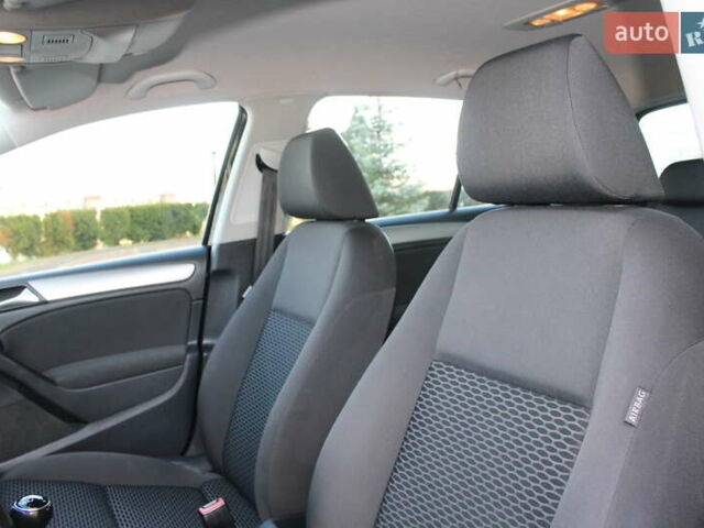 Черный Фольксваген Гольф, объемом двигателя 1.6 л и пробегом 210 тыс. км за 7390 $, фото 36 на Automoto.ua