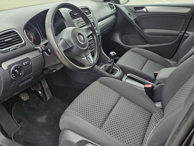 Чорний Фольксваген Гольф, об'ємом двигуна 1.6 л та пробігом 215 тис. км за 7900 $, фото 15 на Automoto.ua