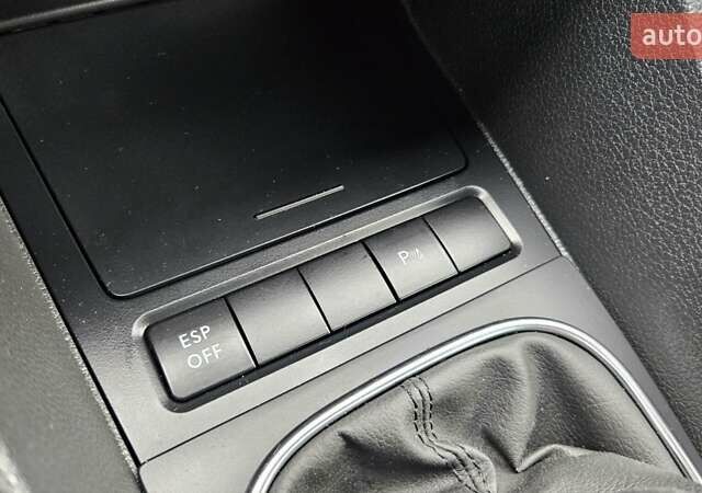 Черный Фольксваген Гольф, объемом двигателя 1.39 л и пробегом 197 тыс. км за 7350 $, фото 77 на Automoto.ua