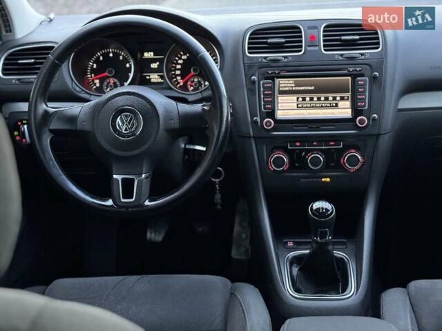 Чорний Фольксваген Гольф, об'ємом двигуна 1.39 л та пробігом 196 тис. км за 7100 $, фото 38 на Automoto.ua
