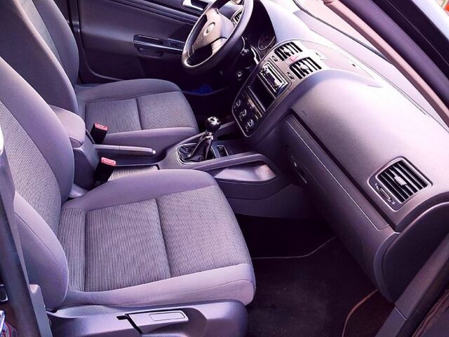 Черный Фольксваген Гольф, объемом двигателя 1.4 л и пробегом 252 тыс. км за 5599 $, фото 8 на Automoto.ua