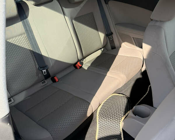 Чорний Фольксваген Гольф, об'ємом двигуна 1.6 л та пробігом 228 тис. км за 7200 $, фото 11 на Automoto.ua