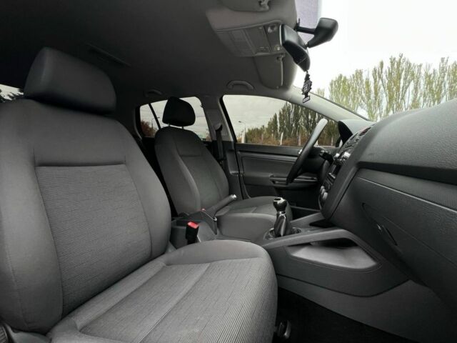 Черный Фольксваген Гольф, объемом двигателя 1.4 л и пробегом 208 тыс. км за 9200 $, фото 7 на Automoto.ua