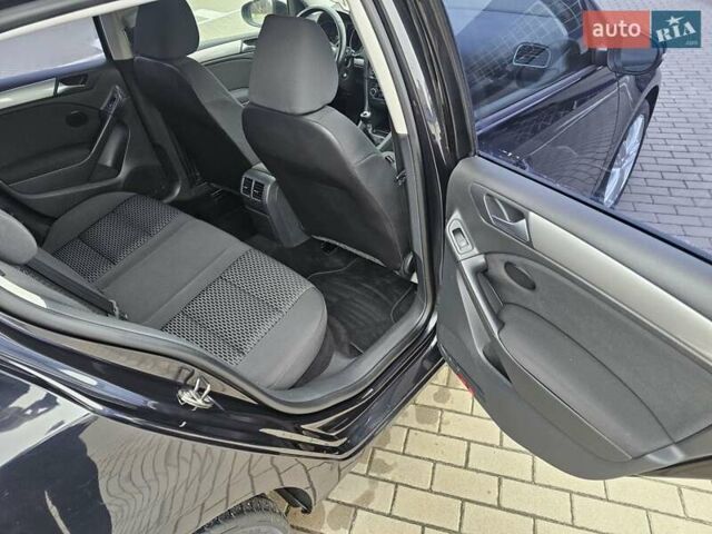 Черный Фольксваген Гольф, объемом двигателя 1.6 л и пробегом 218 тыс. км за 7900 $, фото 23 на Automoto.ua