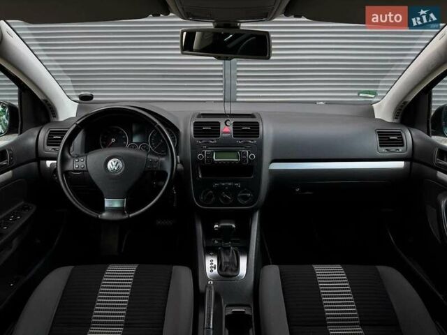 Чорний Фольксваген Гольф, об'ємом двигуна 1.4 л та пробігом 223 тис. км за 6700 $, фото 12 на Automoto.ua