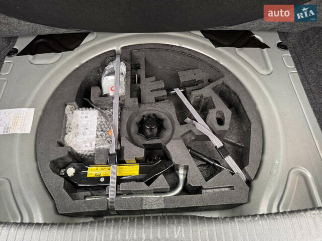 Черный Фольксваген Гольф, объемом двигателя 1.39 л и пробегом 193 тыс. км за 7600 $, фото 15 на Automoto.ua