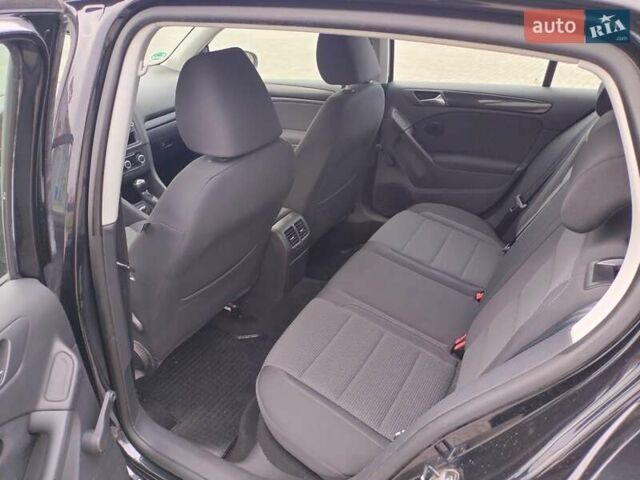 Черный Фольксваген Гольф, объемом двигателя 1.6 л и пробегом 187 тыс. км за 7800 $, фото 18 на Automoto.ua