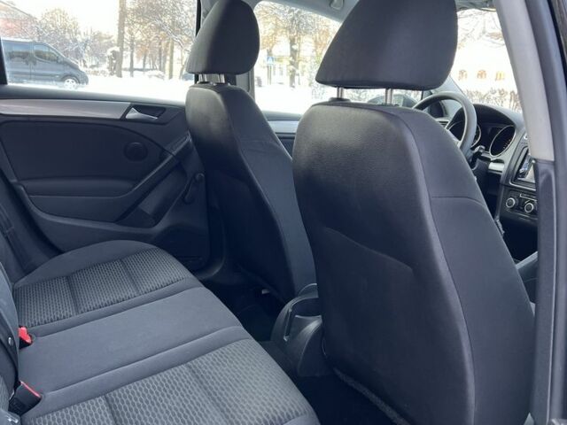 Черный Фольксваген Гольф, объемом двигателя 1.4 л и пробегом 242 тыс. км за 6999 $, фото 5 на Automoto.ua