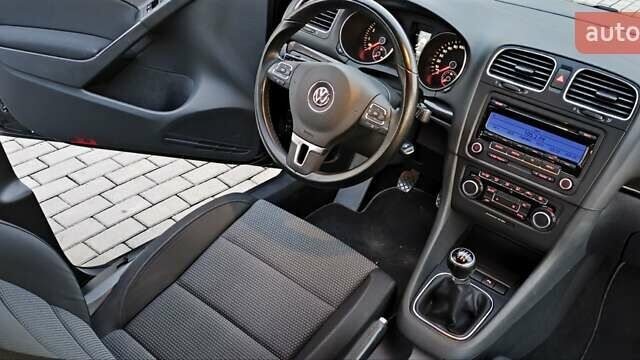 Чорний Фольксваген Гольф, об'ємом двигуна 1.39 л та пробігом 187 тис. км за 8000 $, фото 17 на Automoto.ua