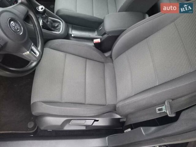 Черный Фольксваген Гольф, объемом двигателя 1.4 л и пробегом 234 тыс. км за 6600 $, фото 14 на Automoto.ua