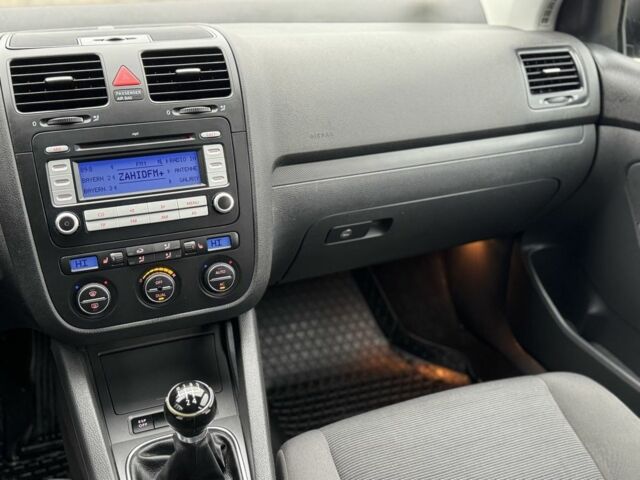 Чорний Фольксваген Гольф, об'ємом двигуна 0 л та пробігом 239 тис. км за 5699 $, фото 19 на Automoto.ua