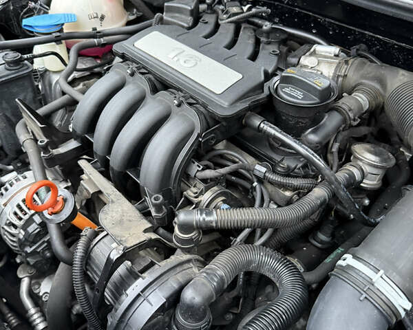 Черный Фольксваген Гольф, объемом двигателя 1.6 л и пробегом 198 тыс. км за 7950 $, фото 122 на Automoto.ua