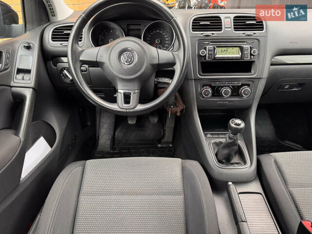 Черный Фольксваген Гольф, объемом двигателя 1.39 л и пробегом 193 тыс. км за 7600 $, фото 11 на Automoto.ua