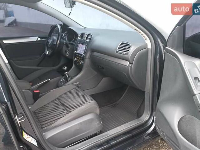 Черный Фольксваген Гольф, объемом двигателя 1.6 л и пробегом 214 тыс. км за 8200 $, фото 18 на Automoto.ua