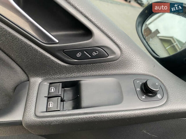 Черный Фольксваген Гольф, объемом двигателя 1.4 л и пробегом 242 тыс. км за 5699 $, фото 32 на Automoto.ua